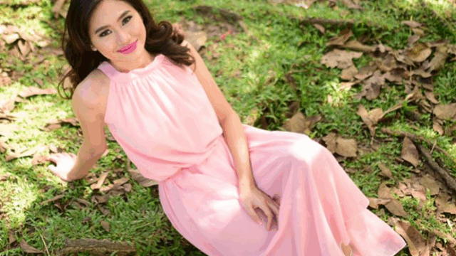 Nagsolo Si Natalia Sa Kanyang Silid