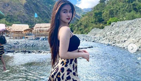 Sinarili Muna Ni Natalia Ang Kanyang Kaligayahan