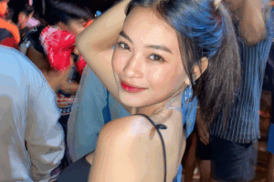 Nag Live Si Nerrisa Habang Pinapakita Ang Dede