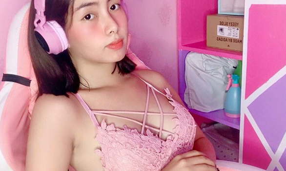 Pinakita Ang Malambot Na Dede Ni Analiza