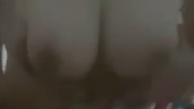 Nagbihis Si Francheska Sa Kanyang Silid