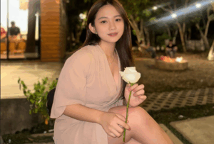 Fininger Ang Sarili Kiffy Ni Monica