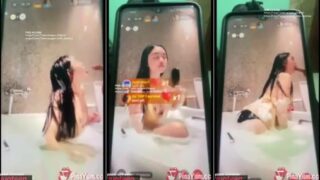 Sa Bathub Nag Bigay Ng Matinding Blowjob Para Sa Viewers